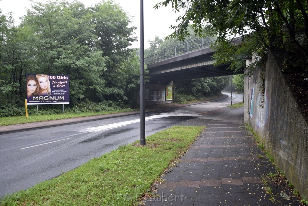 VU Frontal Koeln Hoehenhaus Berlinerstr vor Leuchterstr P95.JPG - Miklos Laubert